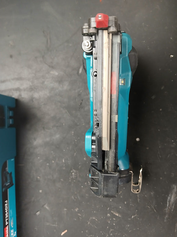 Spillatrice 23Ga 15 - 35mm 12V CXT Makita PT354DZJ - USATO