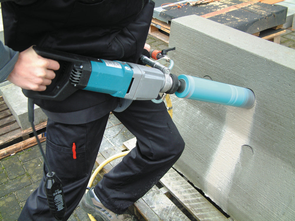 Makita DBM131 1700W Ø132mm Wet Core Drill | ICIAM Store - Vendita e ...
