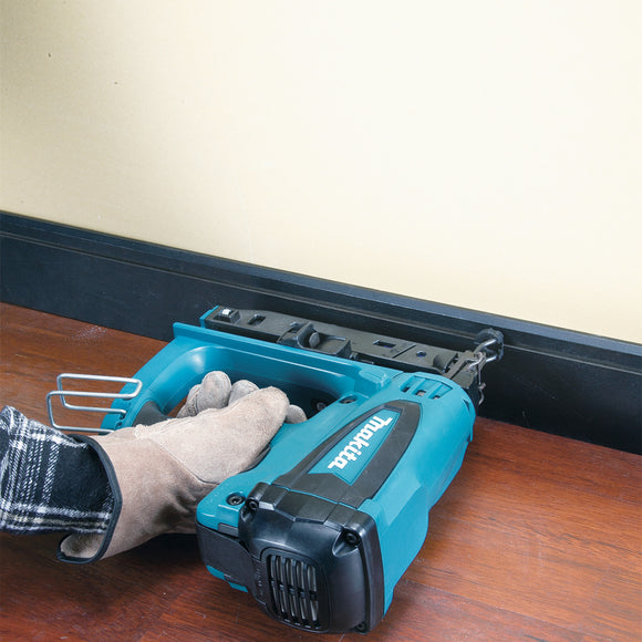 Chiodatrice a gas per legno 15 - 64mm 7,2V Makita GF600SE