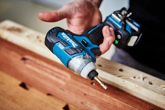 Avvitatore ad impulsi 135Nm 12V CXT BL Makita TD111DZJ