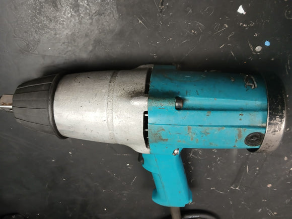 Chiave ad impulsi 3/4" 588Nm 850W Makita 6906 - USATO