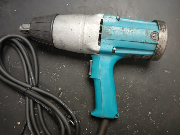 Chiave ad impulsi 3/4" 588Nm 850W Makita 6906 - USATO